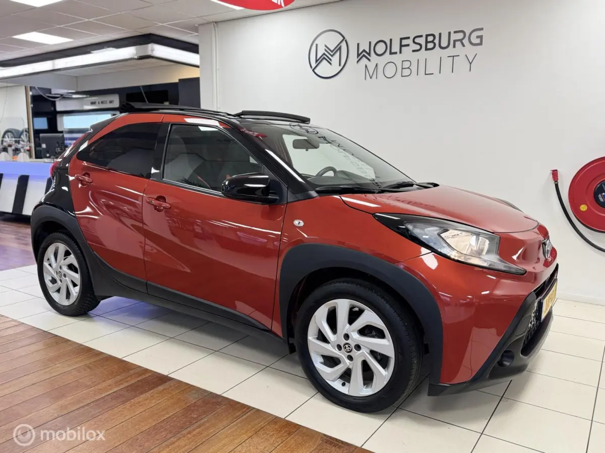 1.0 VVT-i MT Play Cabrio | Line Assist| Climate & Cruise Control | NAV.