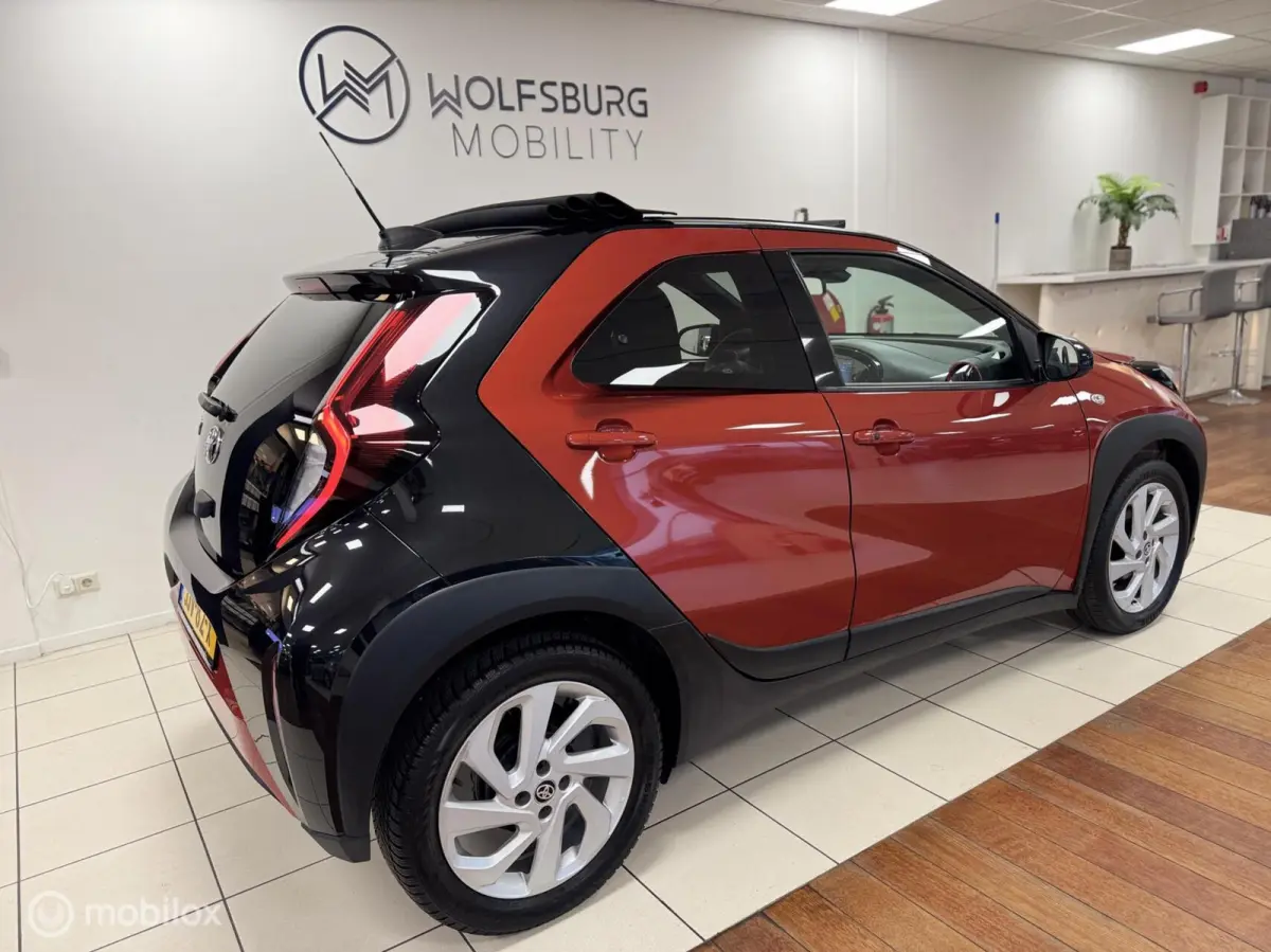 1.0 VVT-i MT Play Cabrio | Line Assist| Climate & Cruise Control | NAV.