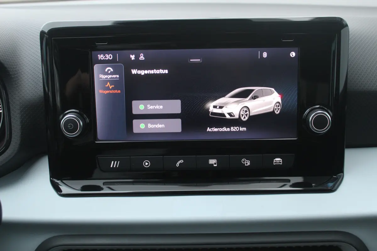 1.0 EcoTSI l Stoelverwarming l Cruise Control l Lane Assist l  PDC l Airco I Clima I Apple CarPlay/ Android Auto