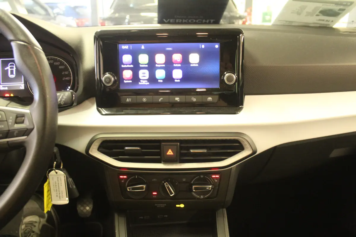 1.0 EcoTSI l Stoelverwarming l Cruise Control l Lane Assist l  PDC l Airco I Clima I Apple CarPlay/ Android Auto