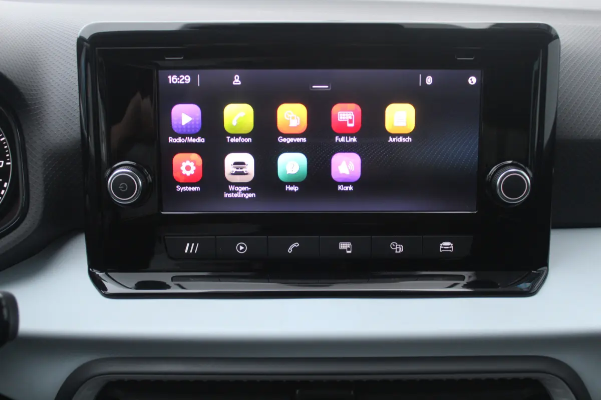 1.0 EcoTSI l Stoelverwarming l Cruise Control l Lane Assist l  PDC l Airco I Clima I Apple CarPlay/ Android Auto