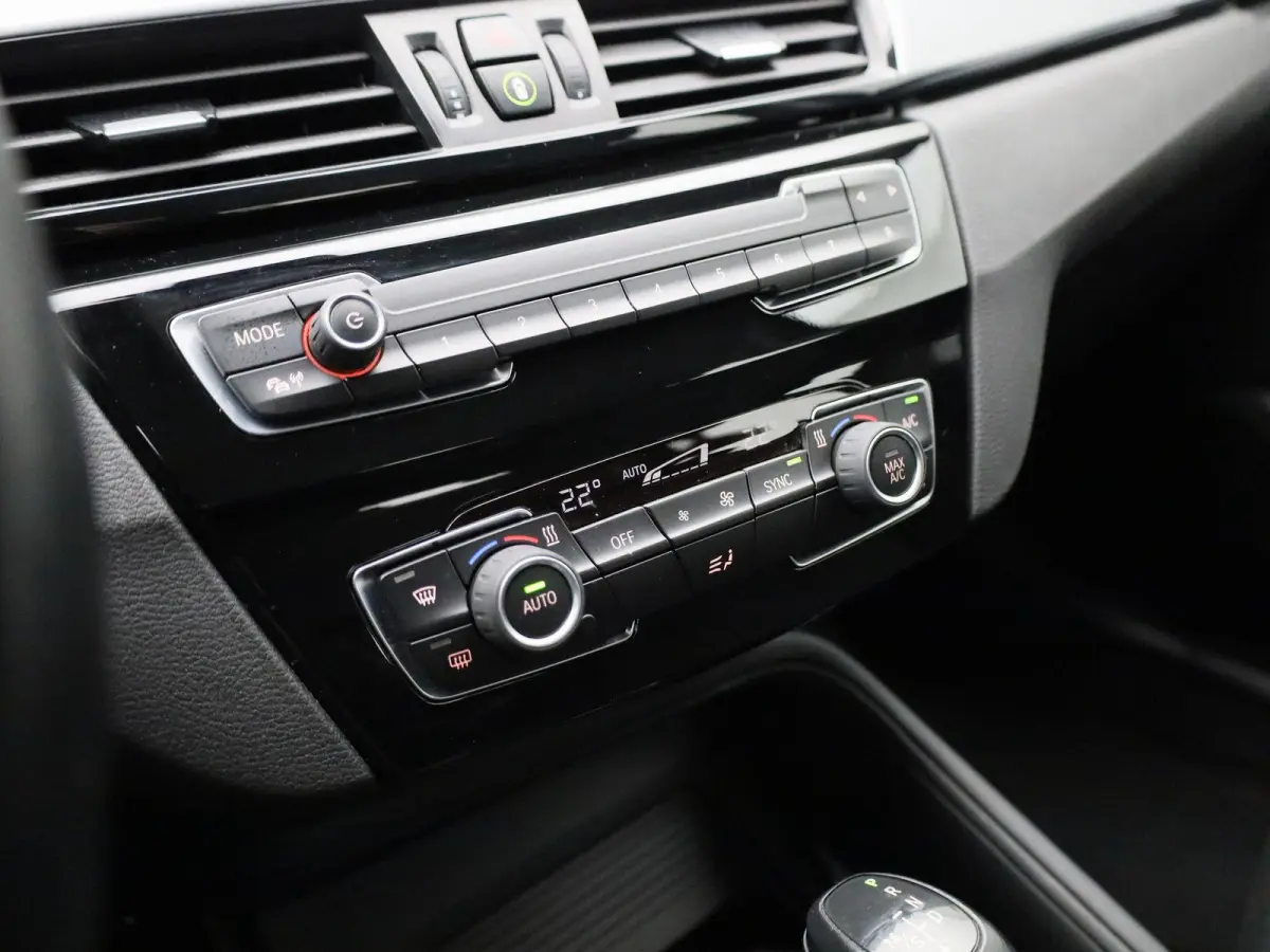 xDrive25e Executive | Automaat | Camera | Navigatie | Climate Control |