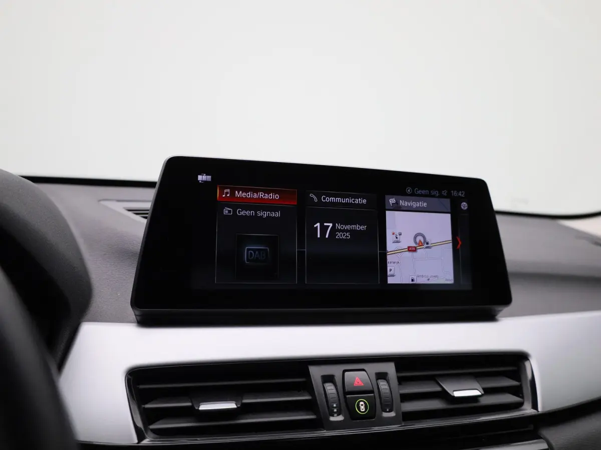 xDrive25e Executive | Automaat | Camera | Navigatie | Climate Control |