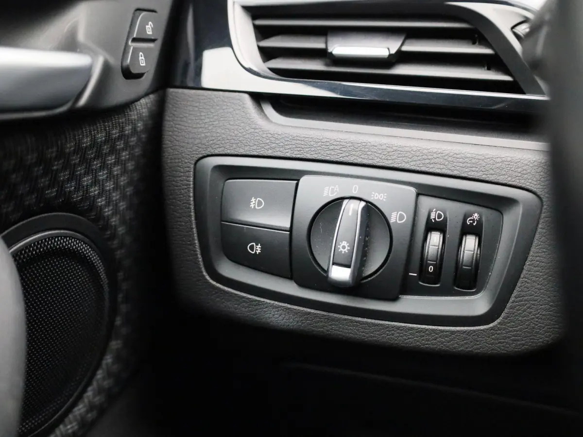 xDrive25e Executive | Automaat | Camera | Navigatie | Climate Control |