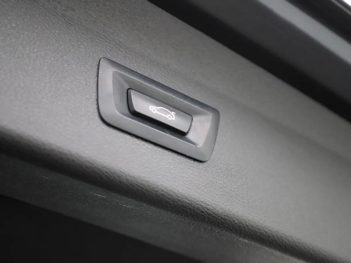 xDrive25e Executive | Automaat | Camera | Navigatie | Climate Control |