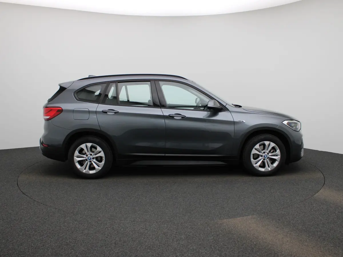 xDrive25e Executive | Automaat | Camera | Navigatie | Climate Control |
