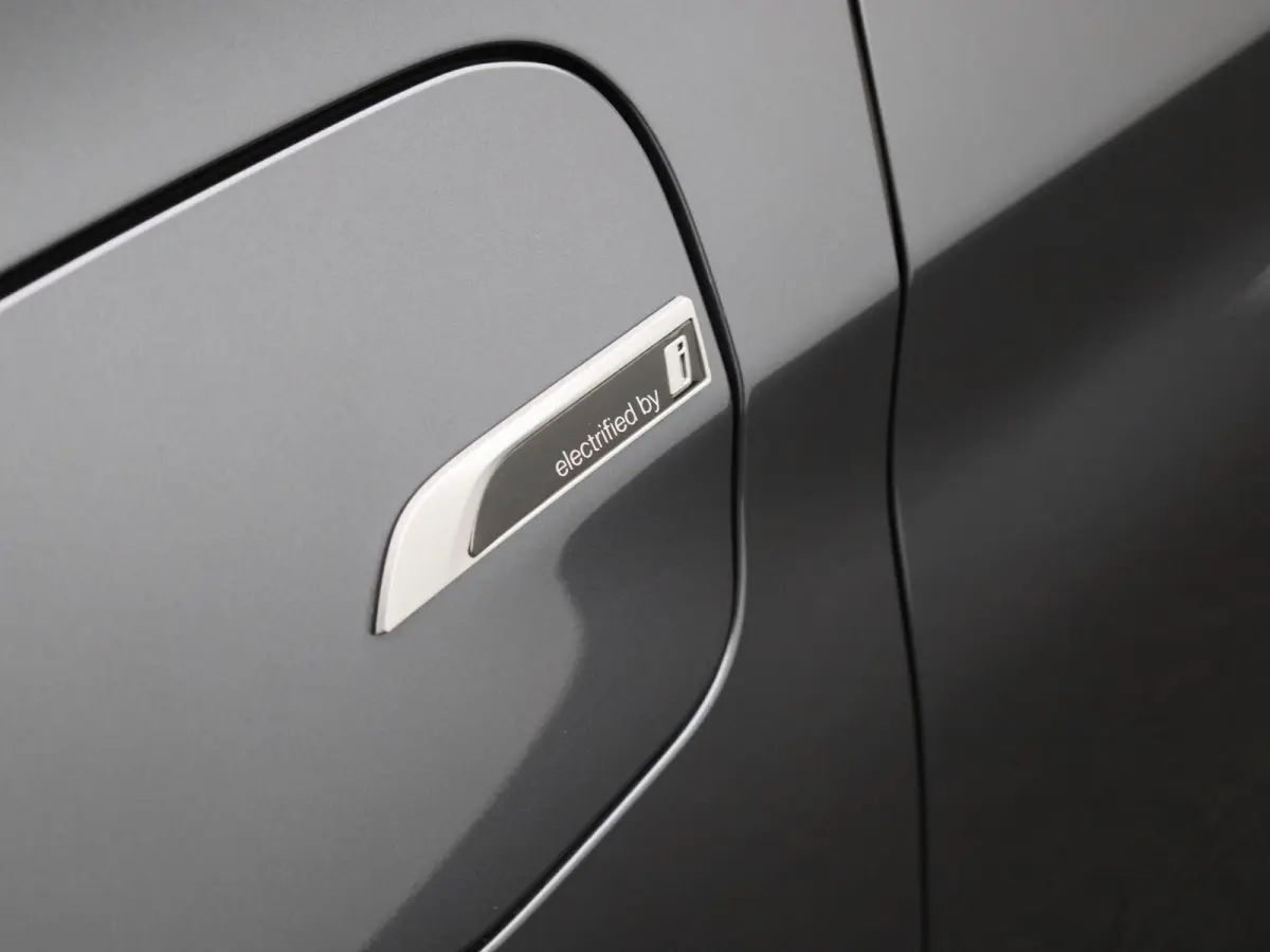 xDrive25e Executive | Automaat | Camera | Navigatie | Climate Control |