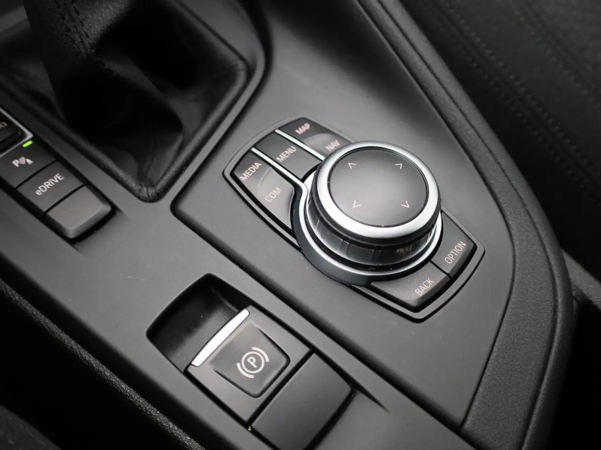 xDrive25e Executive | Automaat | Camera | Navigatie | Climate Control |