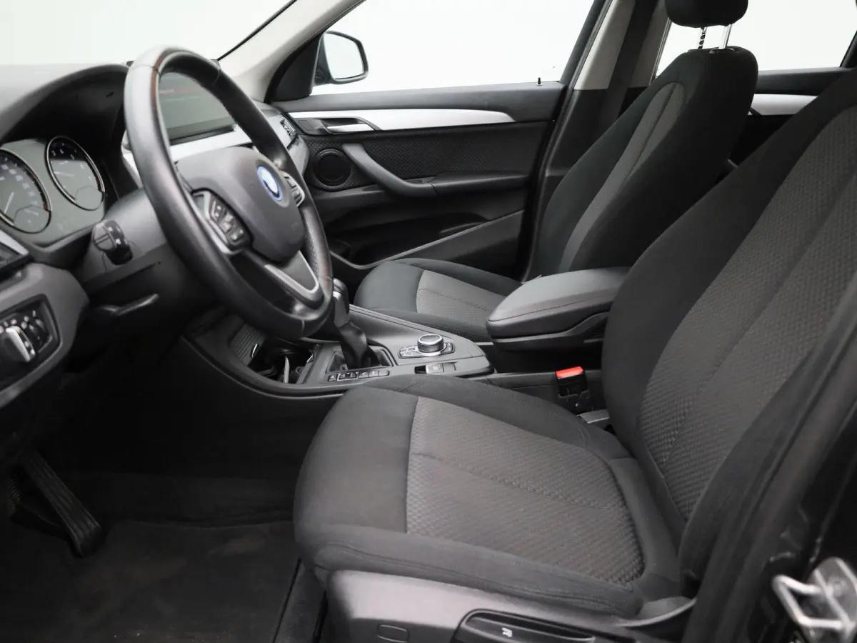 xDrive25e Executive | Automaat | Camera | Navigatie | Climate Control |