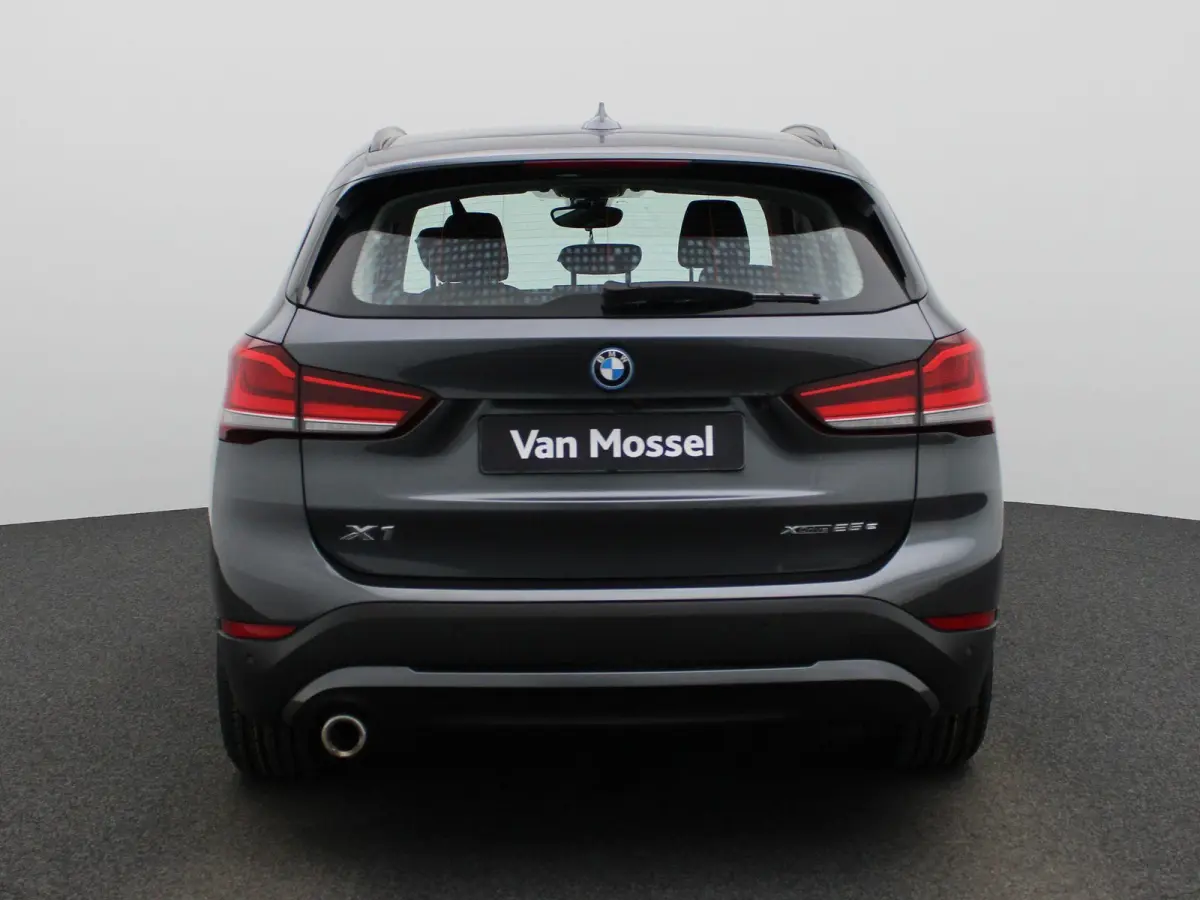 xDrive25e Executive | Automaat | Camera | Navigatie | Climate Control |