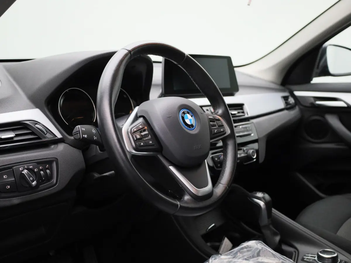 xDrive25e Executive | Automaat | Camera | Navigatie | Climate Control |