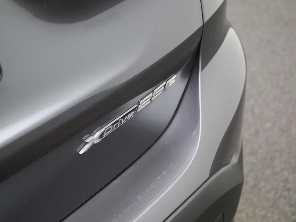 xDrive25e Executive | Automaat | Camera | Navigatie | Climate Control |