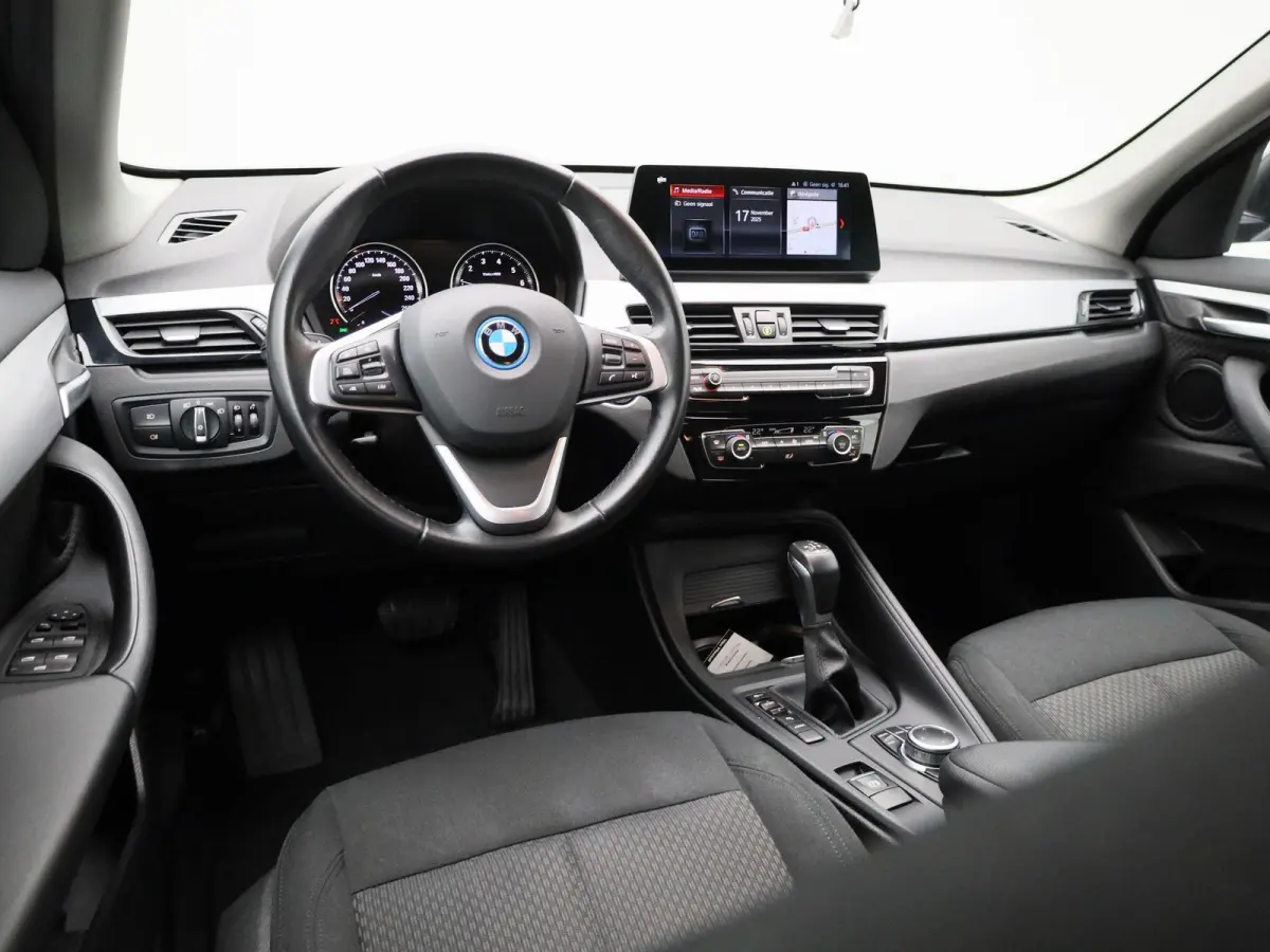 xDrive25e Executive | Automaat | Camera | Navigatie | Climate Control |