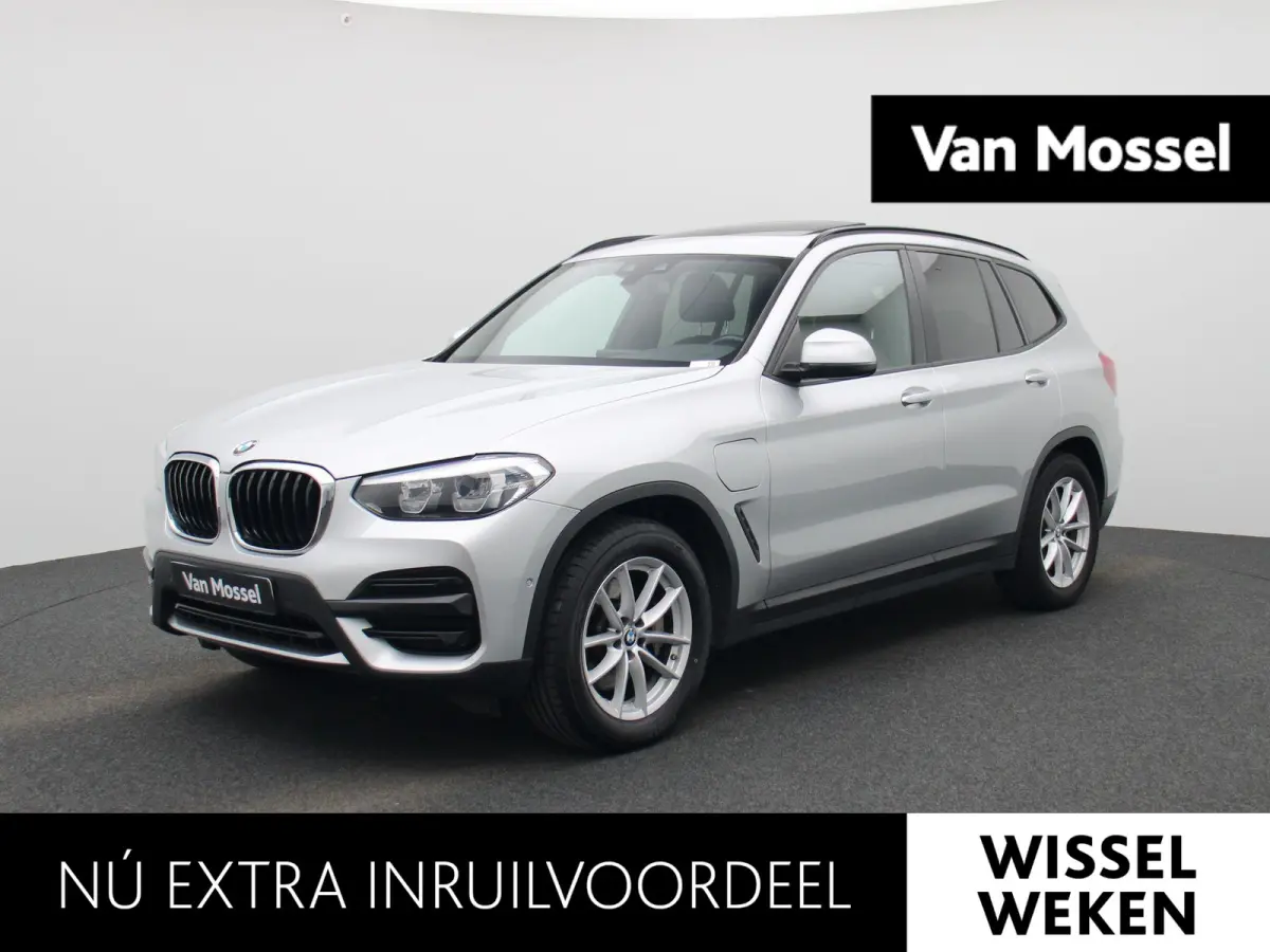 xDrive30e | PANORAMADAK | STOEL-STUURWIELVERWARMING | APPLE CARPLAY-ANDRIOD AUTO | CAMERA | DIGITAAL COCKPIT | NAVIGATIE