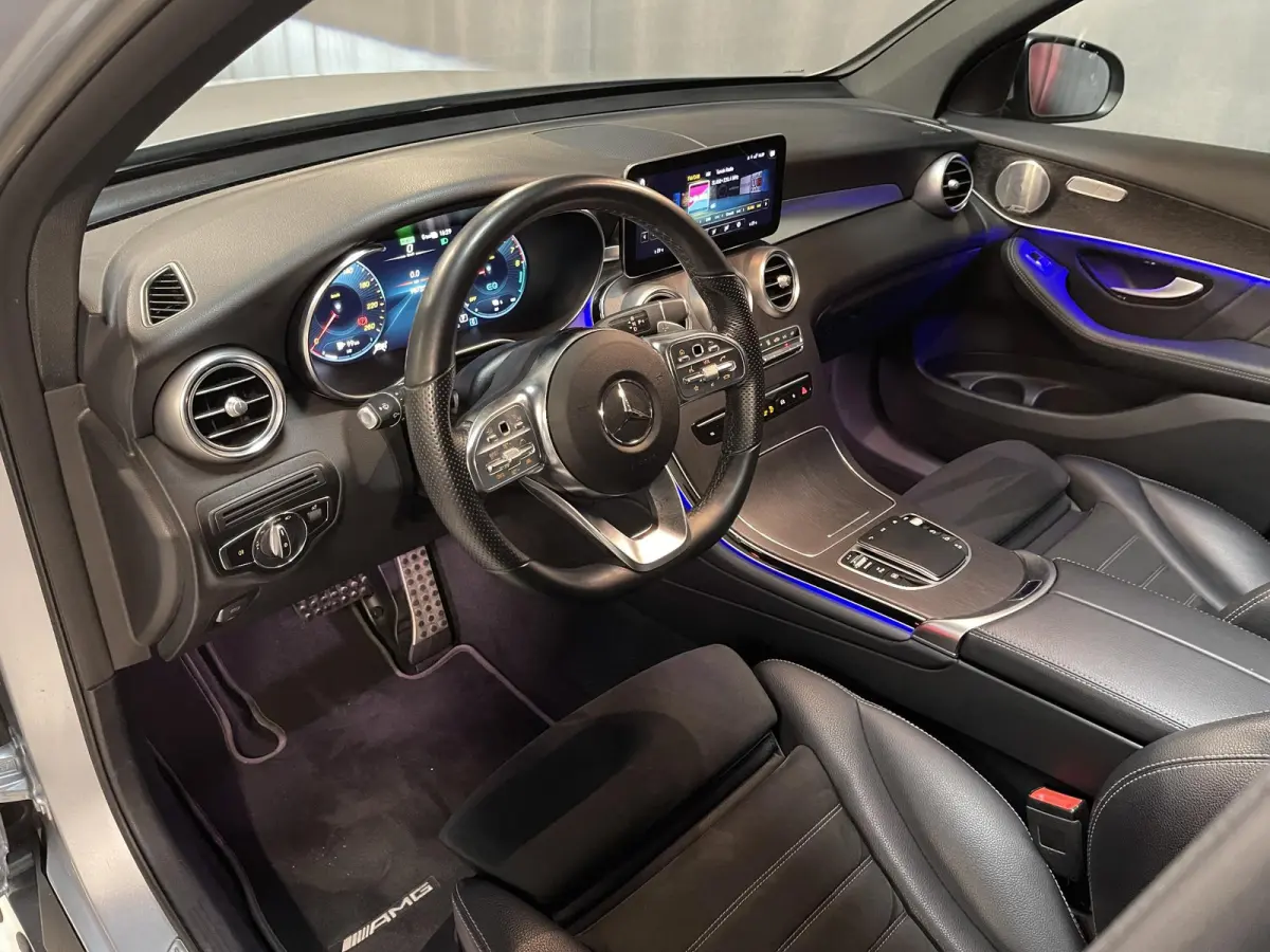 4MATIC AMG Line 19"/SOH 94%/Panoramadak/Dodehoek/Adaptieve cruise/Keyless/Burmester/Matrix LED/Apple Carplay & Android Auto/Stoelverwarming/Elektrische klep