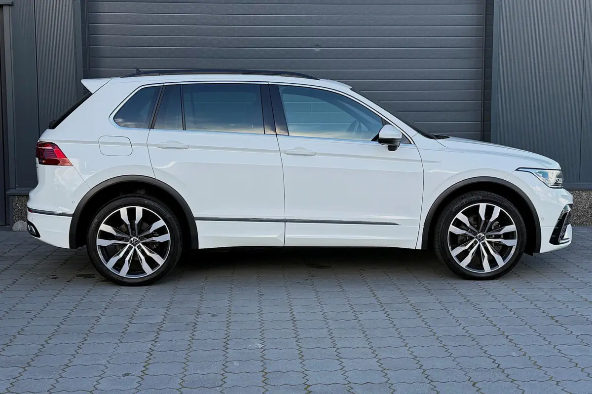 1.4 TSI eHybrid R-Line 245pk PANO TREKHAAK 20" IQ LIGHT KEYLESS