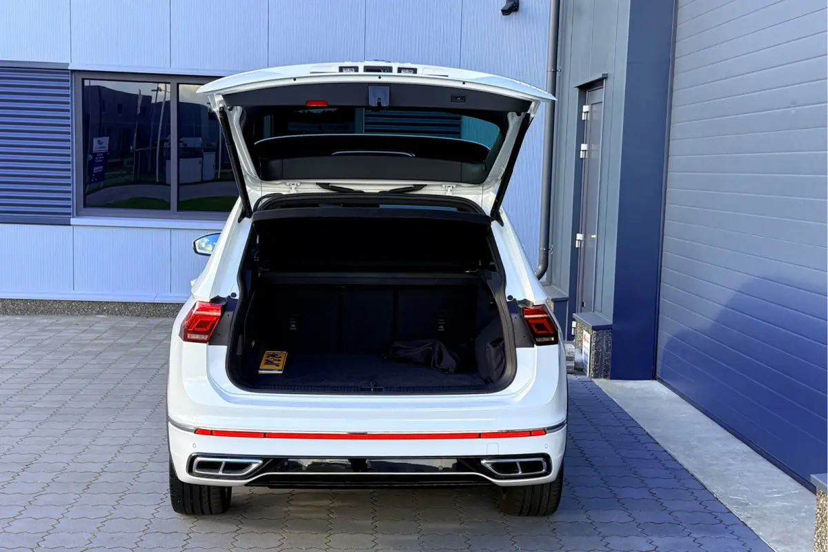 1.4 TSI eHybrid R-Line 245pk PANO TREKHAAK 20" IQ LIGHT KEYLESS