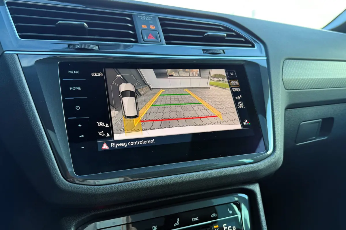 1.4 TSI eHybrid R-Line 245pk PANO TREKHAAK 20" IQ LIGHT KEYLESS
