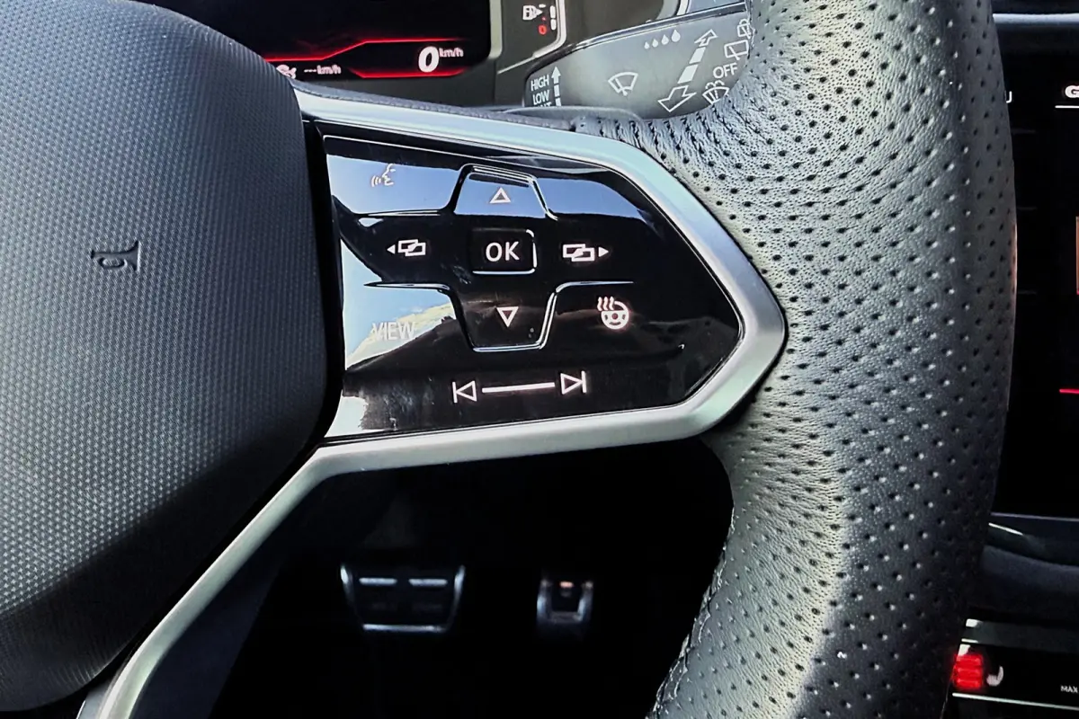 1.4 TSI eHybrid R-Line 245pk PANO TREKHAAK 20" IQ LIGHT KEYLESS