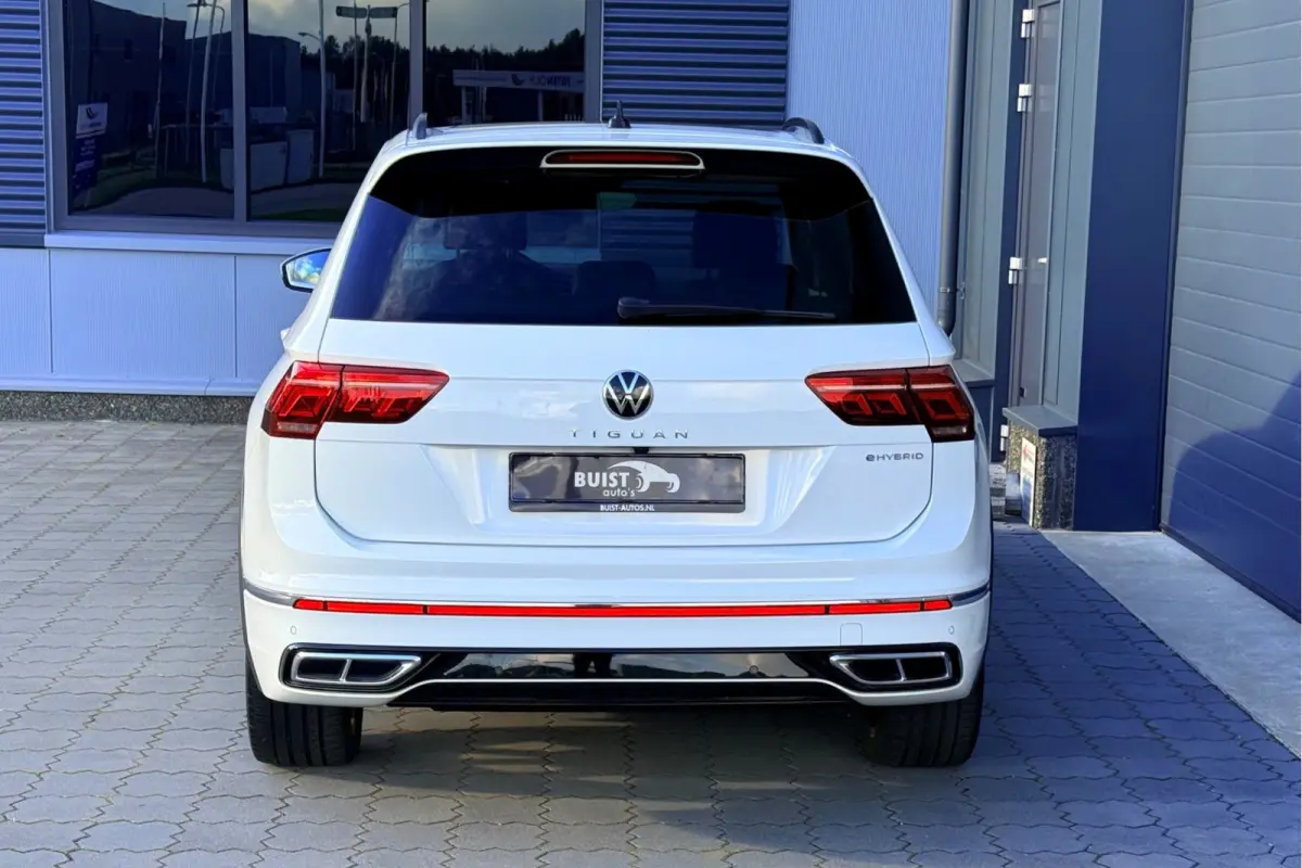 1.4 TSI eHybrid R-Line 245pk PANO TREKHAAK 20" IQ LIGHT KEYLESS