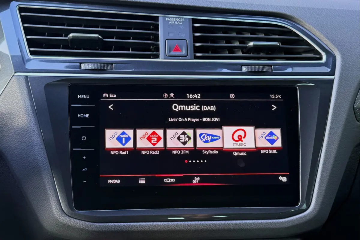 1.4 TSI eHybrid R-Line 245pk PANO TREKHAAK 20" IQ LIGHT KEYLESS