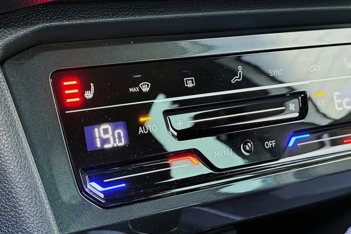 1.4 TSI eHybrid R-Line 245pk PANO TREKHAAK 20" IQ LIGHT KEYLESS