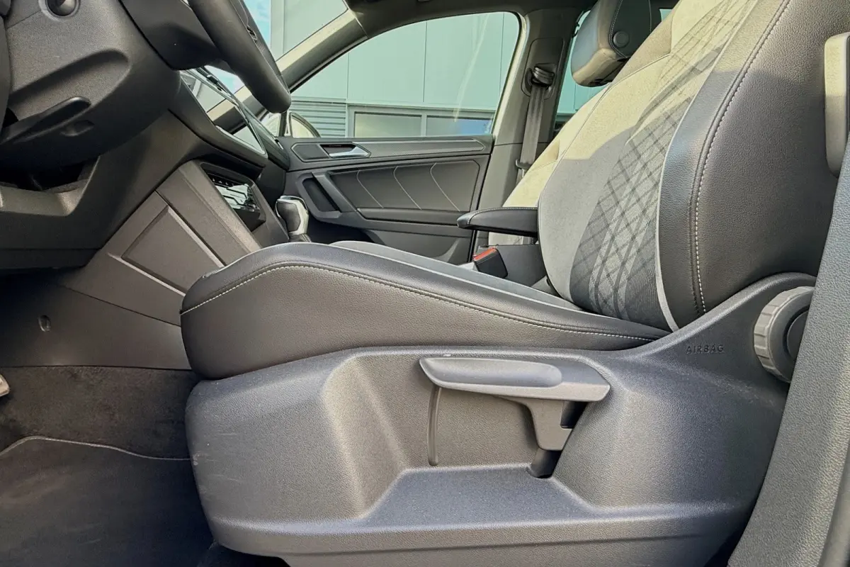 1.4 TSI eHybrid R-Line 245pk PANO TREKHAAK 20" IQ LIGHT KEYLESS