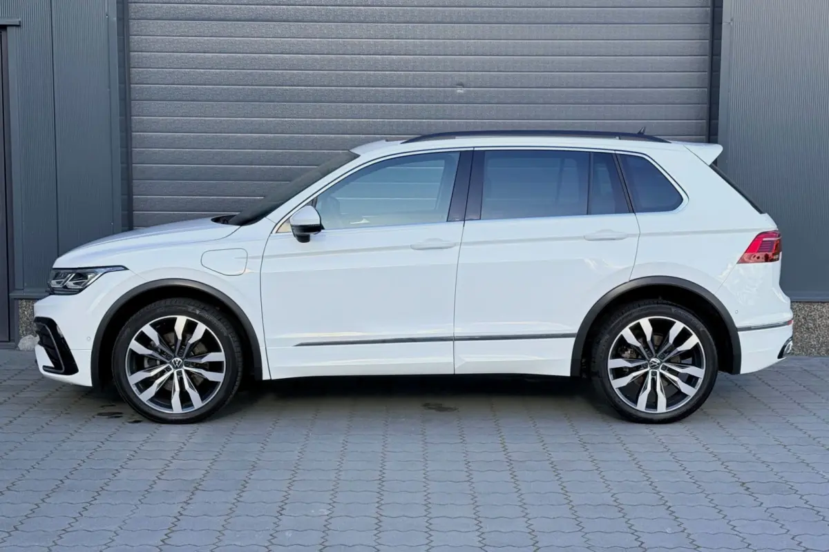 1.4 TSI eHybrid R-Line 245pk PANO TREKHAAK 20" IQ LIGHT KEYLESS