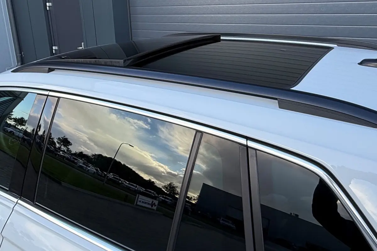 1.4 TSI eHybrid R-Line 245pk PANO TREKHAAK 20" IQ LIGHT KEYLESS