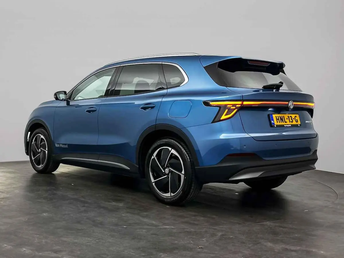 64kWh Luxury | Leder | Stoel + Stuurverwarming | Led Koplampen | CarPlay | 360 Camera |