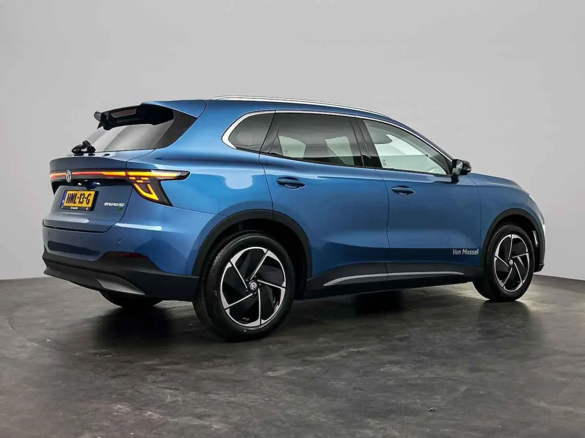 64kWh Luxury | Leder | Stoel + Stuurverwarming | Led Koplampen | CarPlay | 360 Camera |