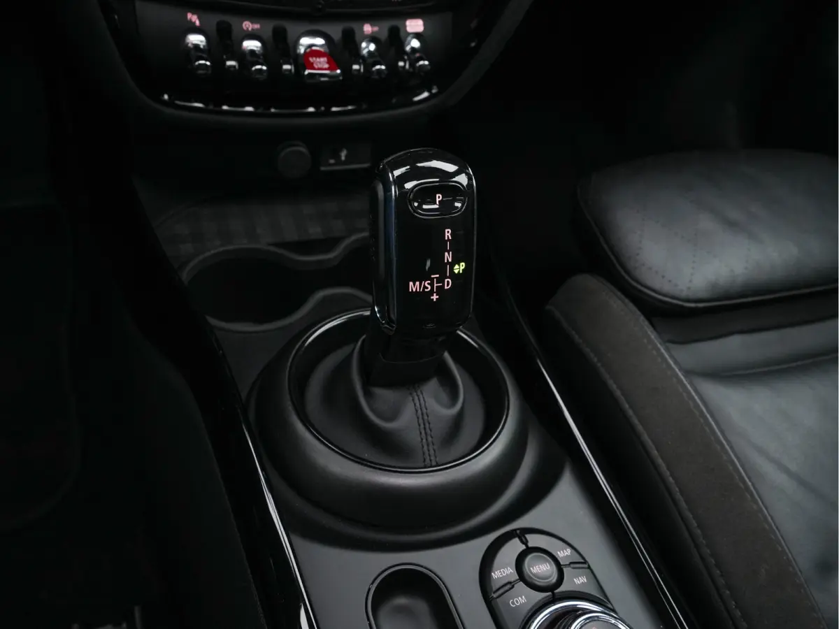 Mini 2.0 Cooper S ALL4 JCW-Styling Premier Plus (INCL-BTW) Aut * PANO | LEATHER | FULL-LED | HEATED-SPORTSEATS | DIGI-COCKPIT | AMBIENTLIGHT | PRIVACY-GLASS | HEAD-UP | PDC | CAMERA | DAB  |
