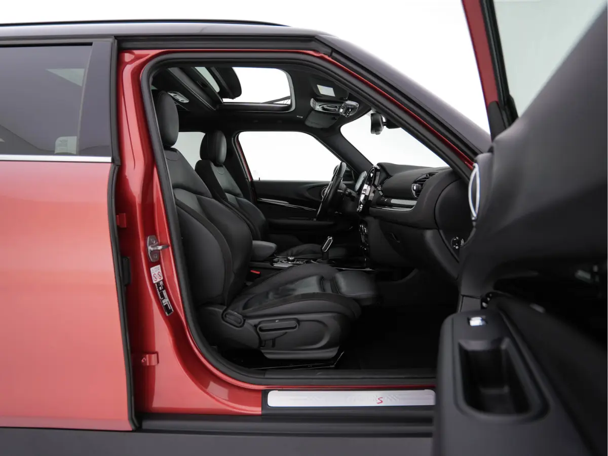 Mini 2.0 Cooper S ALL4 JCW-Styling Premier Plus (INCL-BTW) Aut * PANO | LEATHER | FULL-LED | HEATED-SPORTSEATS | DIGI-COCKPIT | AMBIENTLIGHT | PRIVACY-GLASS | HEAD-UP | PDC | CAMERA | DAB  |