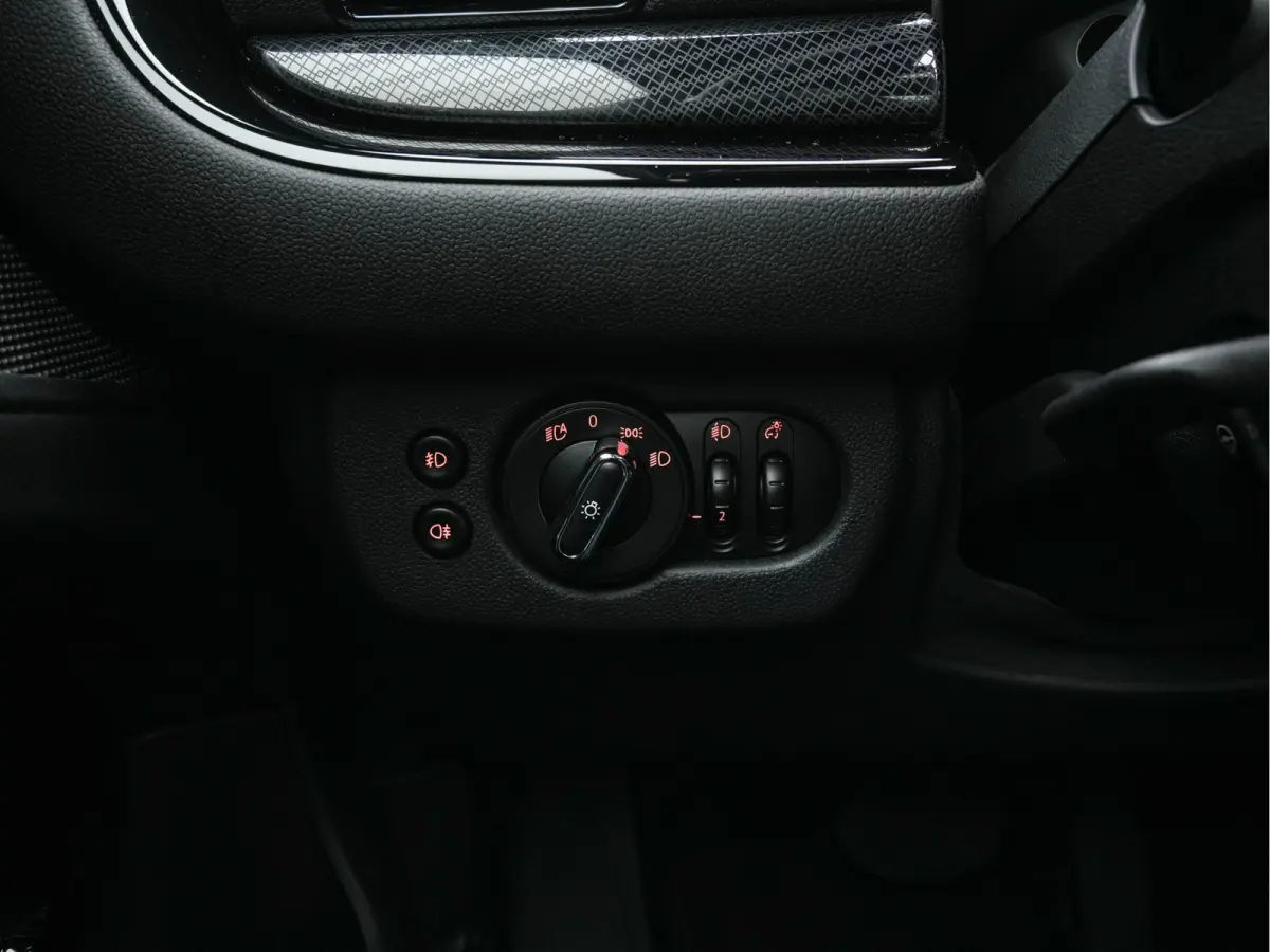 Mini 2.0 Cooper S ALL4 JCW-Styling Premier Plus (INCL-BTW) Aut * PANO | LEATHER | FULL-LED | HEATED-SPORTSEATS | DIGI-COCKPIT | AMBIENTLIGHT | PRIVACY-GLASS | HEAD-UP | PDC | CAMERA | DAB  |