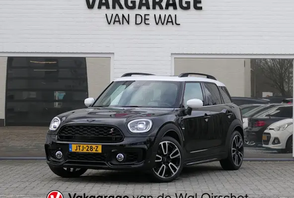 2.0 Cooper S ALL4 John Cooper Works | Panoramadak | Digitaal Dashboard | ACC | Head-up display | Achteruitrijcamera | Achterlicht britse vlag | Afneembare trekhaak | Apple-/Android Carplay |