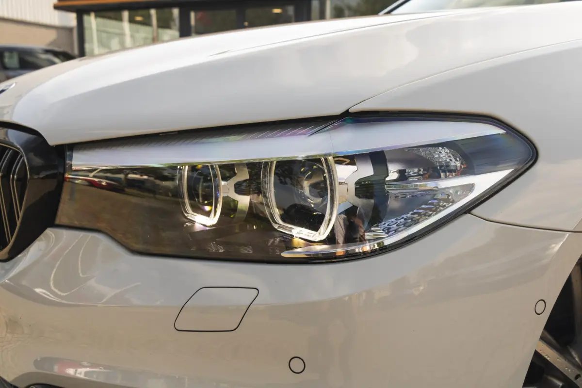 520i High Executive Stoel- & Stuurverwarming | Trekhaak | LED | Dealeronderhouden