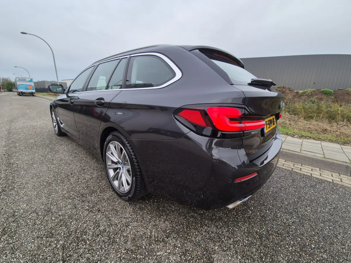 530e Business E plus Hybrid. IN ABSOLUTE NIEUWSTAAT.