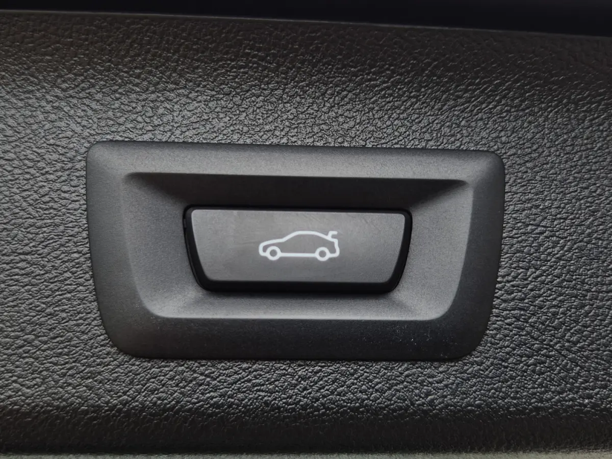 530e Business E plus Hybrid. IN ABSOLUTE NIEUWSTAAT.