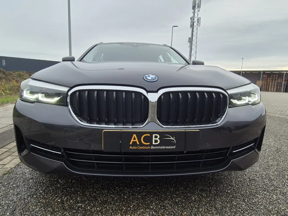 530e Business E plus Hybrid. IN ABSOLUTE NIEUWSTAAT.