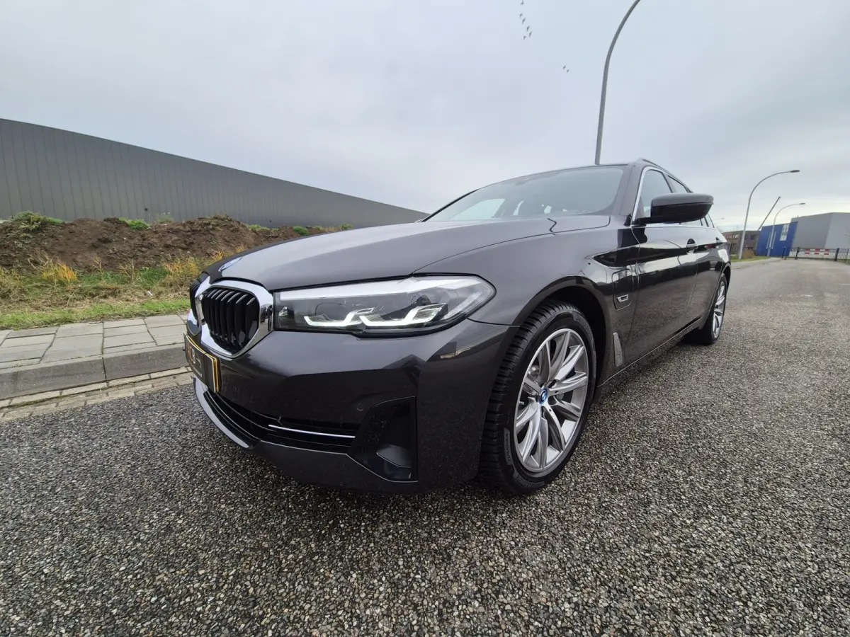 530e Business E plus Hybrid. IN ABSOLUTE NIEUWSTAAT.