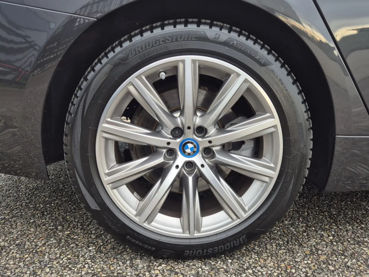 530e Business E plus Hybrid. IN ABSOLUTE NIEUWSTAAT.