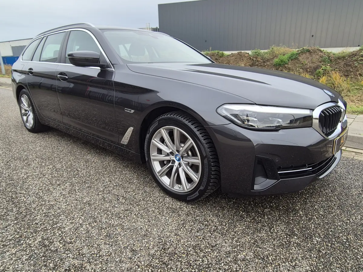 530e Business E plus Hybrid. IN ABSOLUTE NIEUWSTAAT.