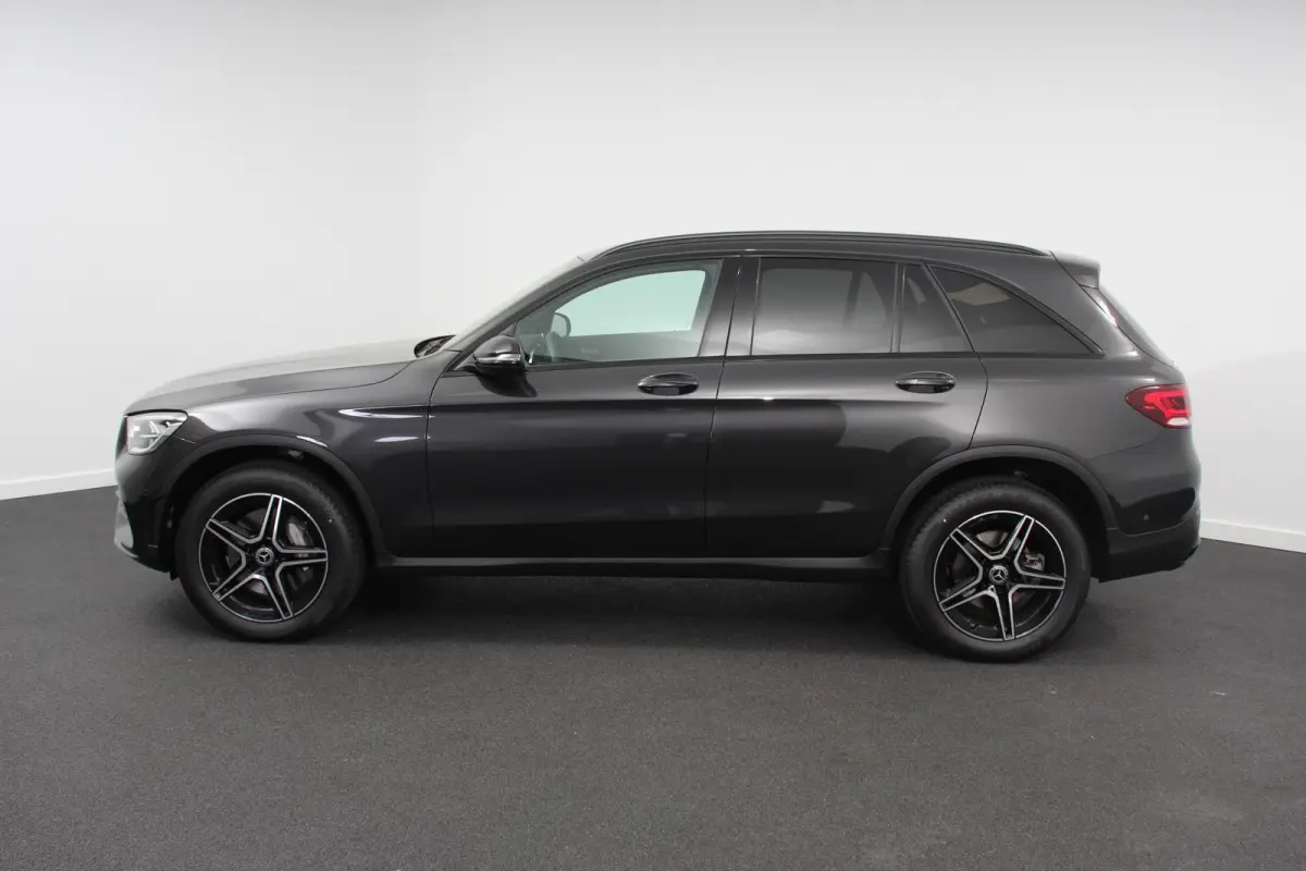 4-MATIC Business AMG Night Pack Full LED Trekhaak Navigatie Parkeersensoren Camera MBUX Cruise control Climate control