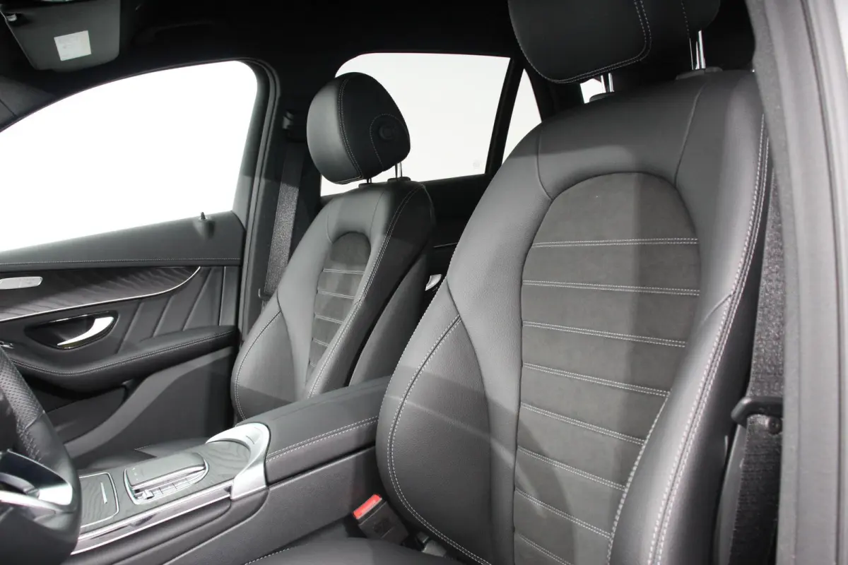 4-MATIC Business AMG Night Pack Full LED Trekhaak Navigatie Parkeersensoren Camera MBUX Cruise control Climate control