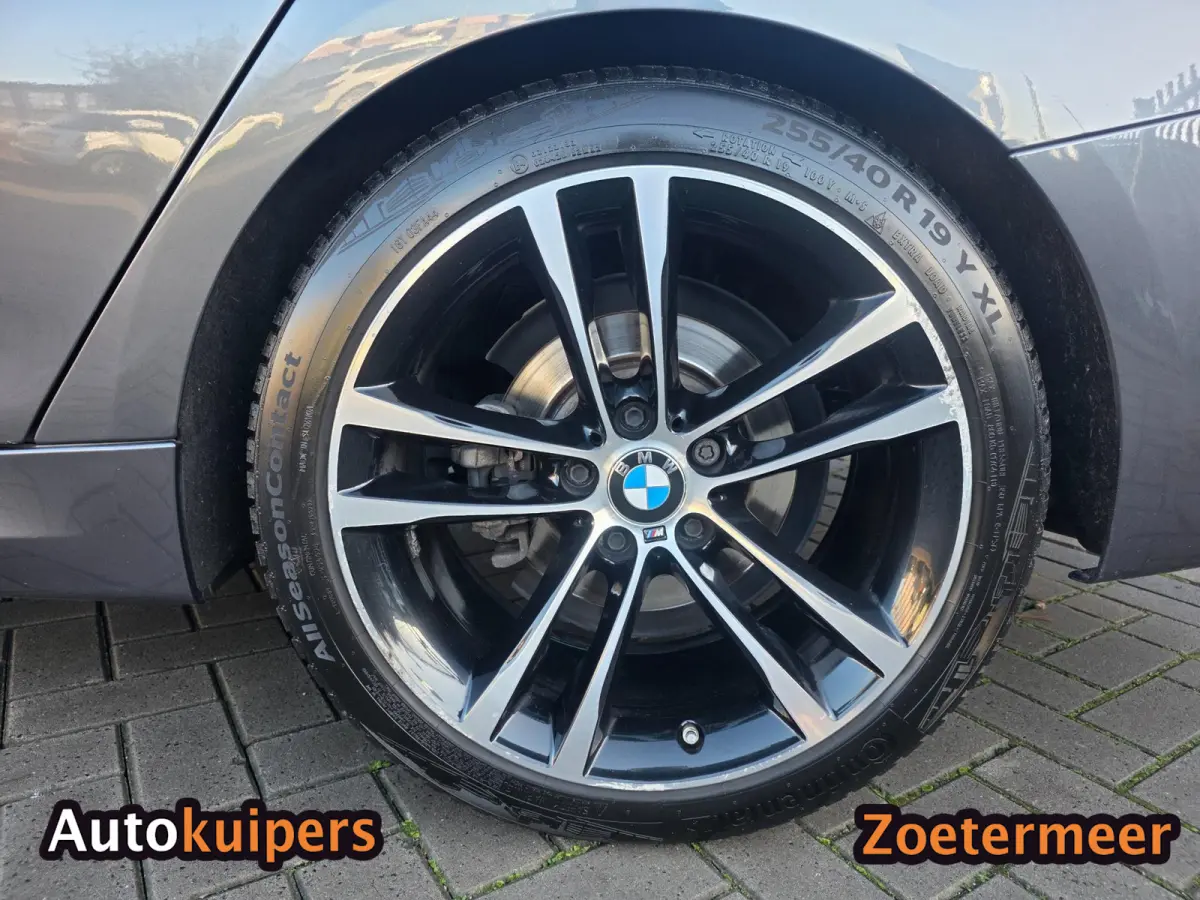 GT - 320i M-Sport High Executive Edition | Leder| Panoramadak | Camera