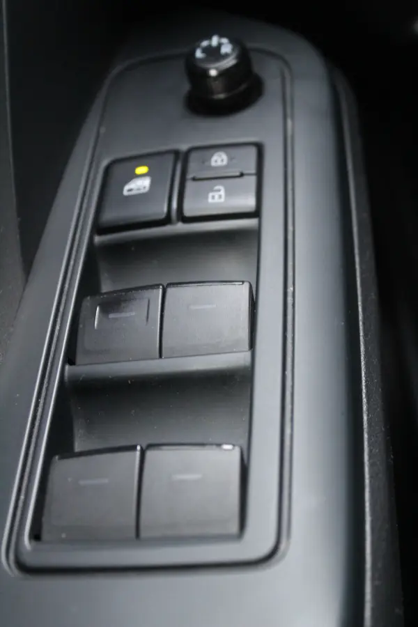 1.8 Hybrid l Adaptief Cruise control l Parkeer camera l LED l Airco l Apple CarPlay/Android Auto