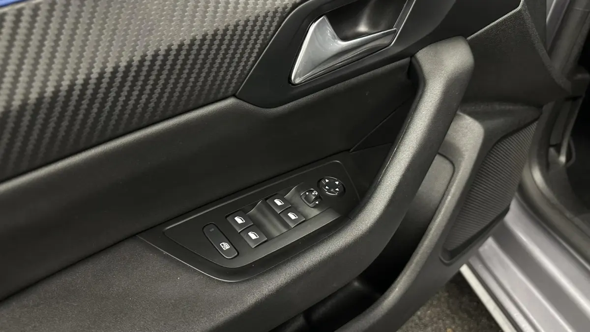 1.2 PureTech Allure Pack Business CAMERA ECC ADAP CRUISE CARPLAY.