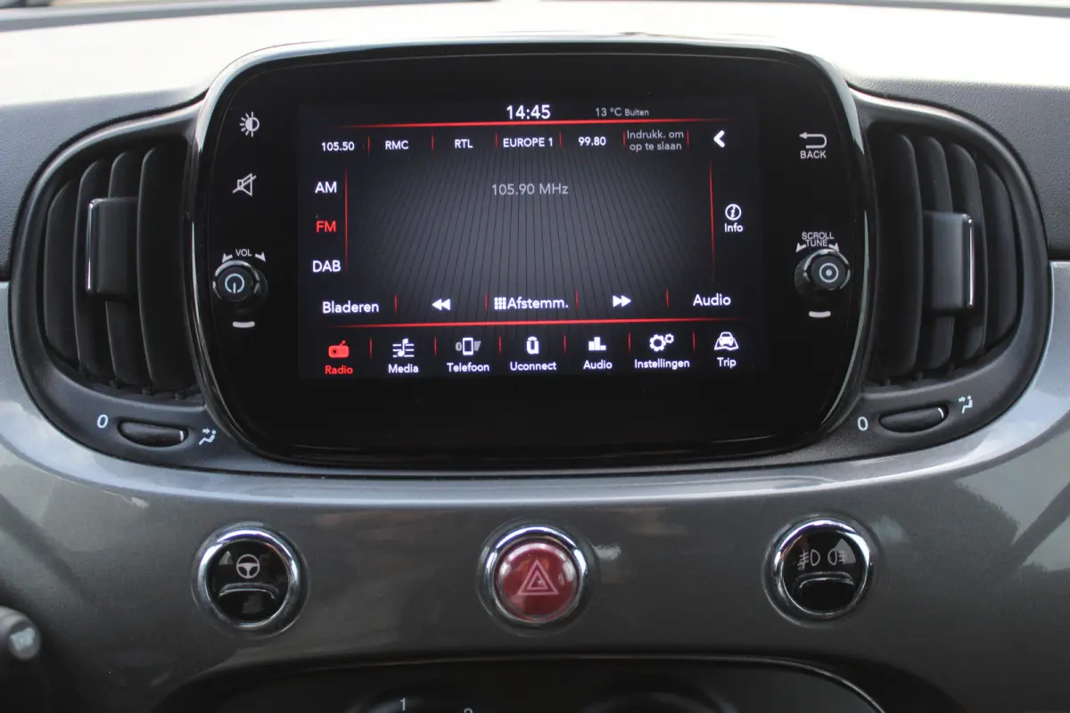 1.0 Hybrid l Cruise Control l Airco l Apple Carplay/ Android Auto l 15 Inch