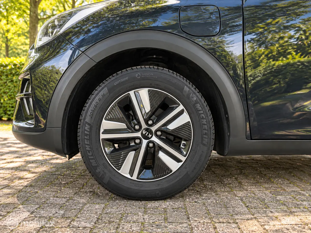 1.6 GDi Plug-in Hybrid DynamicLine