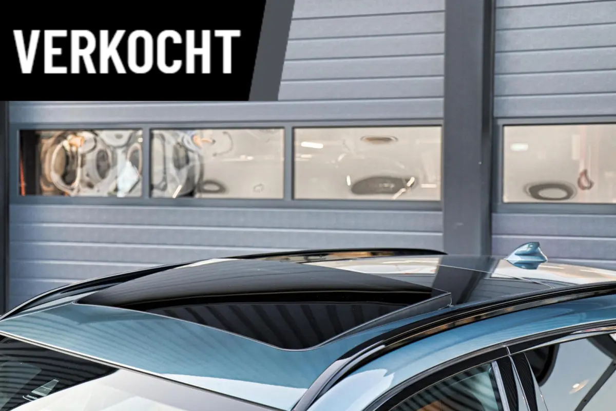 330i Sport Line /LASER-LED/PANODAK/HUD/MEMORY/STOEL+STUURVERW./KEYLESS/TREKHAAK!